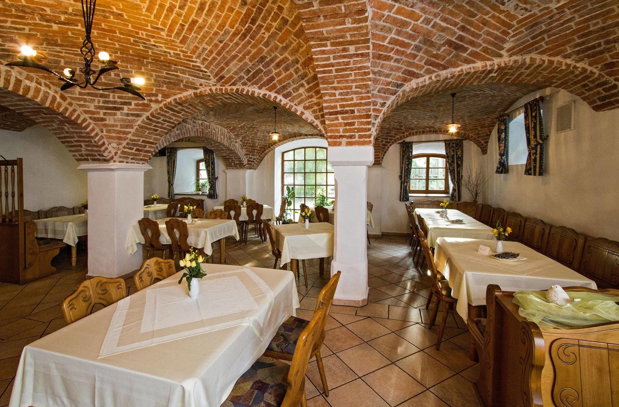Brauereigasthof Stanglbraeu Hausen  Exterior foto